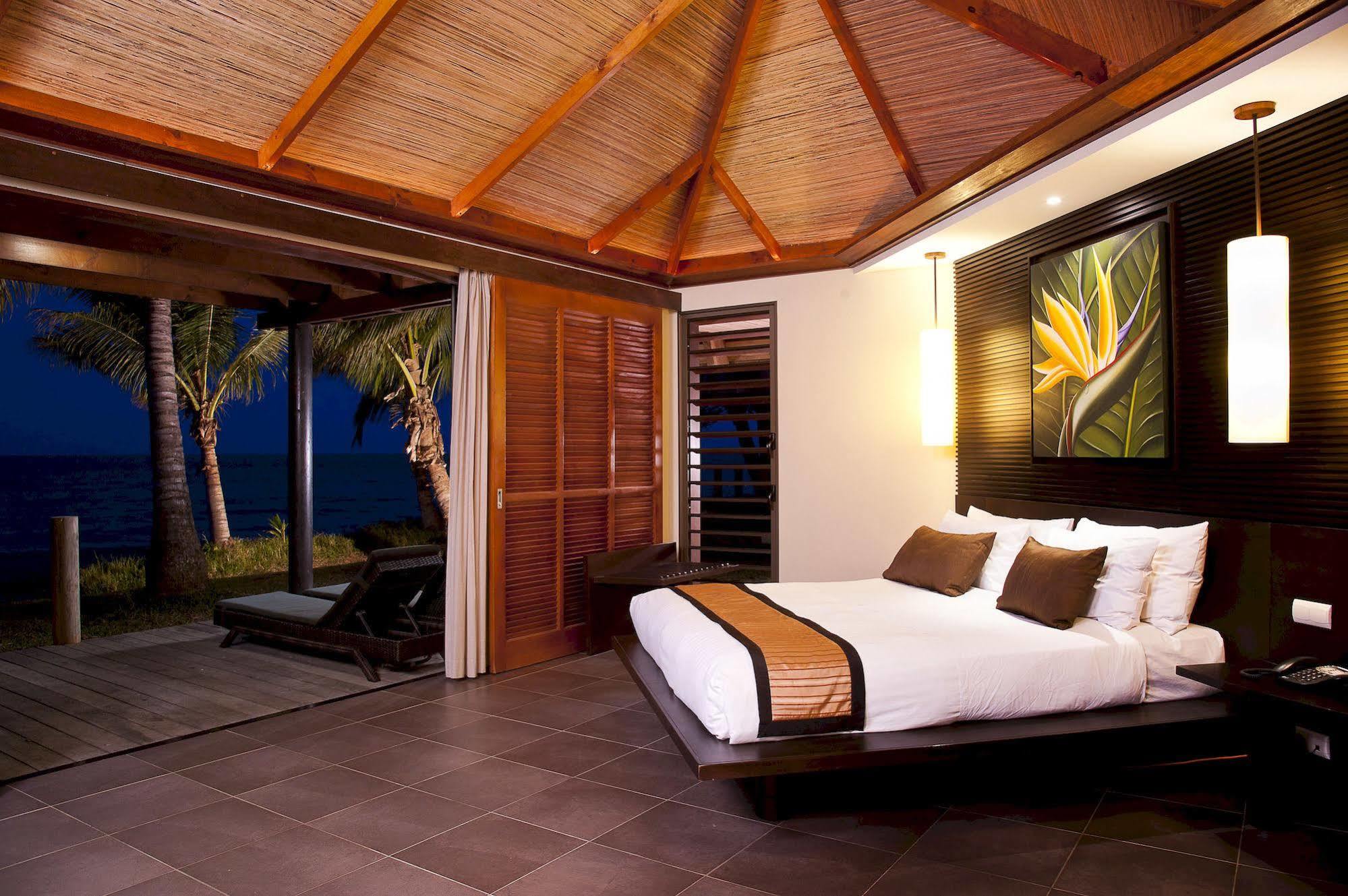 Hotel Tieti Poindimie Luaran gambar